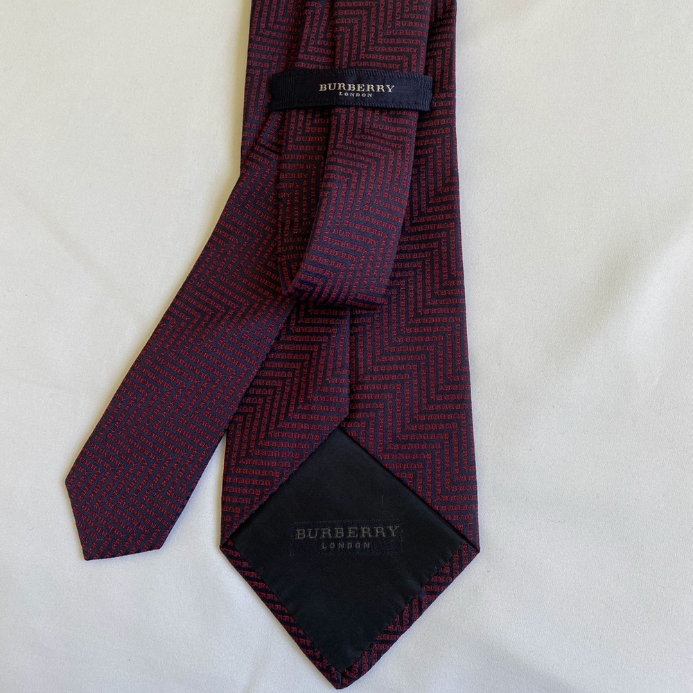 Burberry Tie - Picture 3 of 3